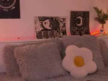 sophiee_art — GOAL: Flash nipples  [90 tokens remaining] I'm back and full of energy. I hope you missed me like I missed you! #bigboobs #saliva #deepthroat #smoke #young
