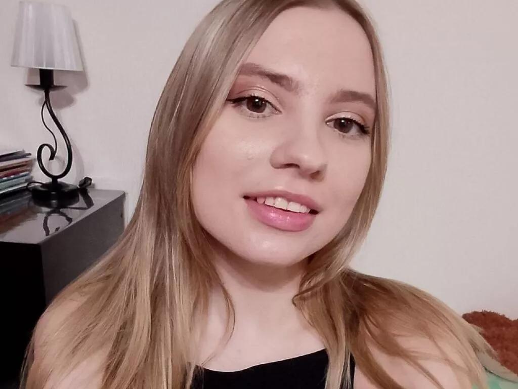 MelaniBell on LiveJasmin 