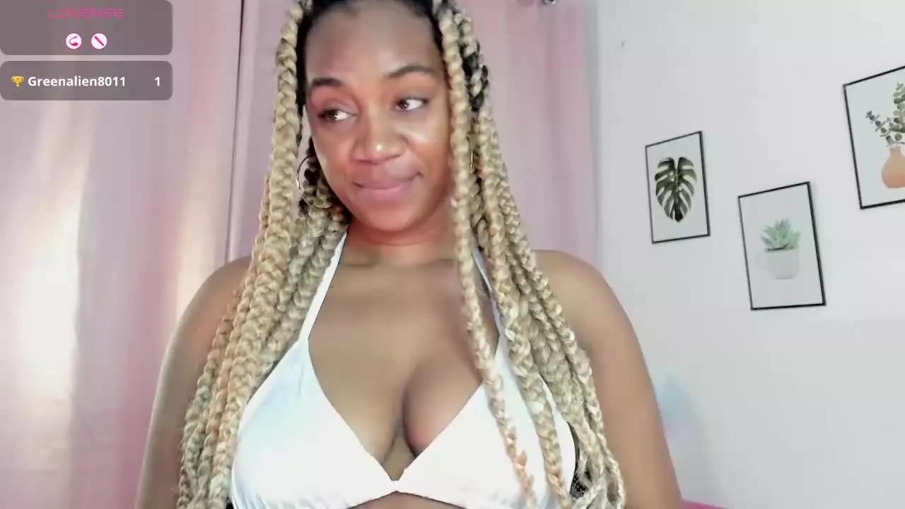 AishaEbonyW on Streamray 