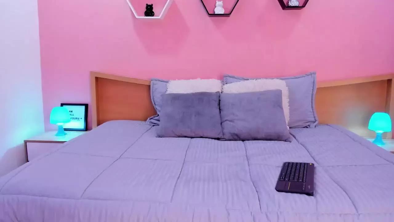 EmiilyJones on Streamray 