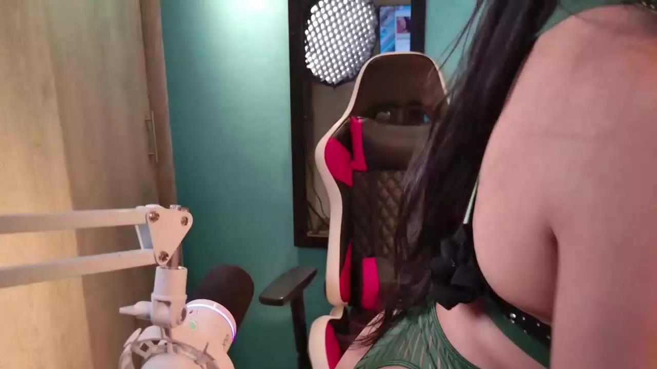 KyraMooreTS