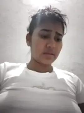 lindalatina11 — toda desnuda masturbarme x 2 mnts