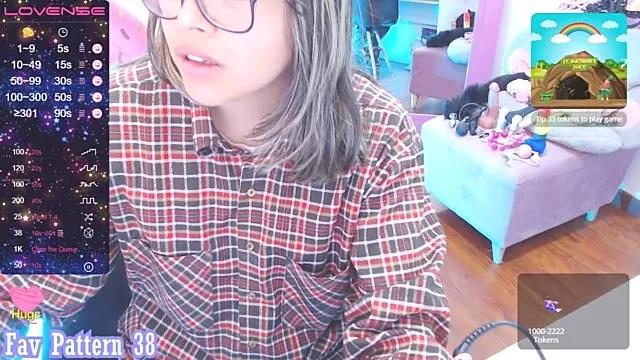 MidoriQuiinn on StripChat 