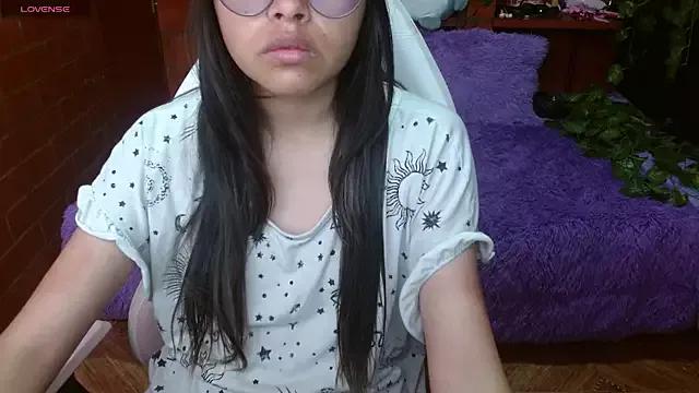 MidoriQuiinn on StripChat 